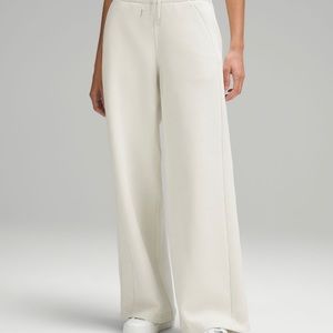 Lululemon Scuba Mid Rise Wide Leg Pant Size 6